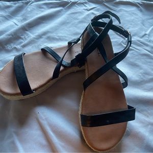 Small platform sandals. Rue 21. Size 6.5.